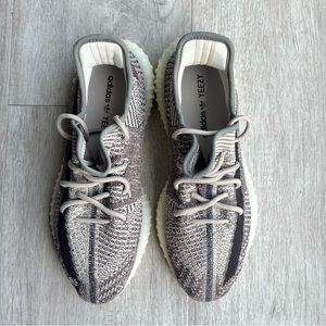 Adidas Yeezy Boost 350 V2, Men’s size 12, Zyon